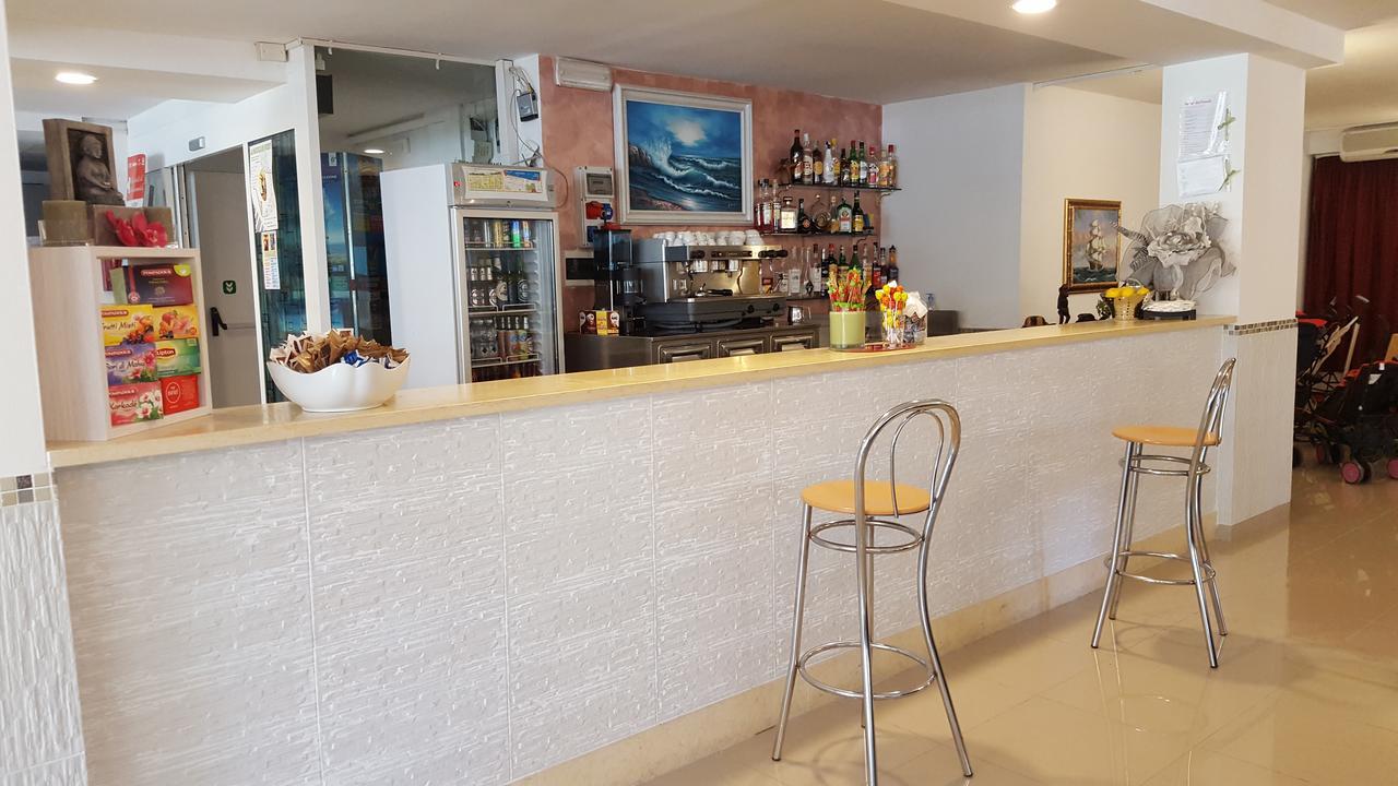 Hotel Raffaello Cesenatico Exteriér fotografie