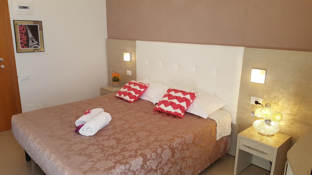 Hotel Raffaello Cesenatico Exteriér fotografie